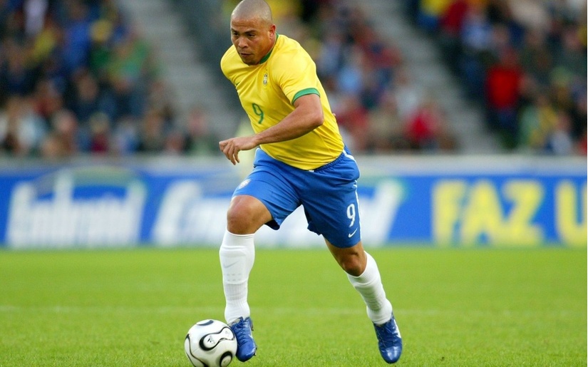 Ronaldo Luis Nazario de Lima liên tiếp nhận được nhiều Quả bóng vàng.