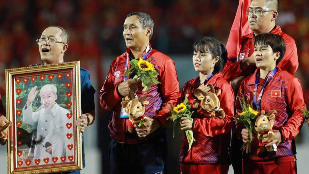 HLV Mai Đức Chung đã dẫn dắt tuyển Việt 7 lần