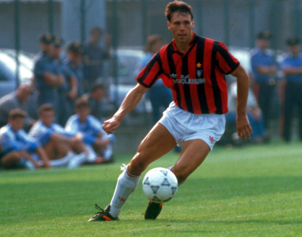  Marco van Basten chấm dứt sự nghiệp thi đấu vào năm 1995