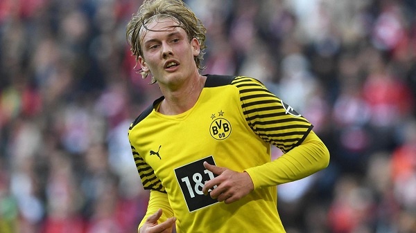 Julian Brandt là cầu thủ trẻ tuổi xuất sắc nhất Dortmund